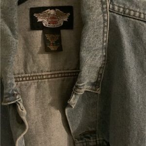 HARLEY DAVIDSON  JEANS JACKET. LEATHER PATCH ON BACK. WELL CARED FOR.